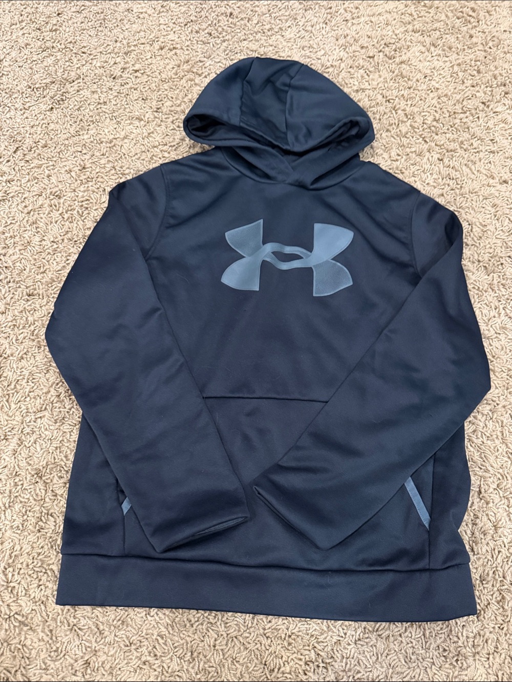 Boys Under Armour sweatshirt